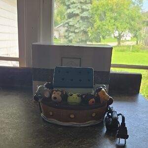NWT Buddies Ark Warmer